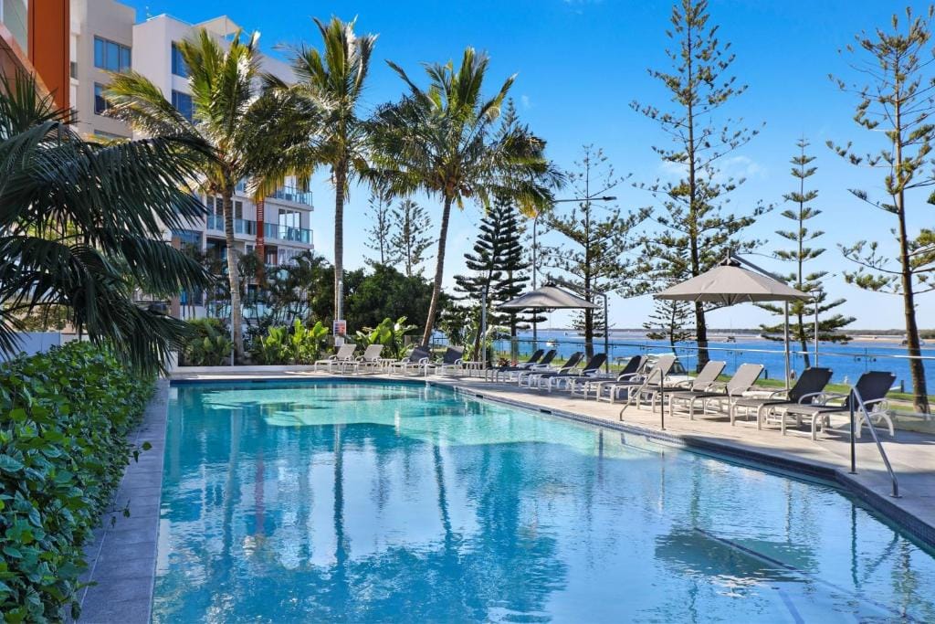 Silvershore Apartments on the Broadwater — 1