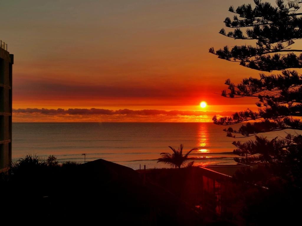 Surfers Chalet — 5