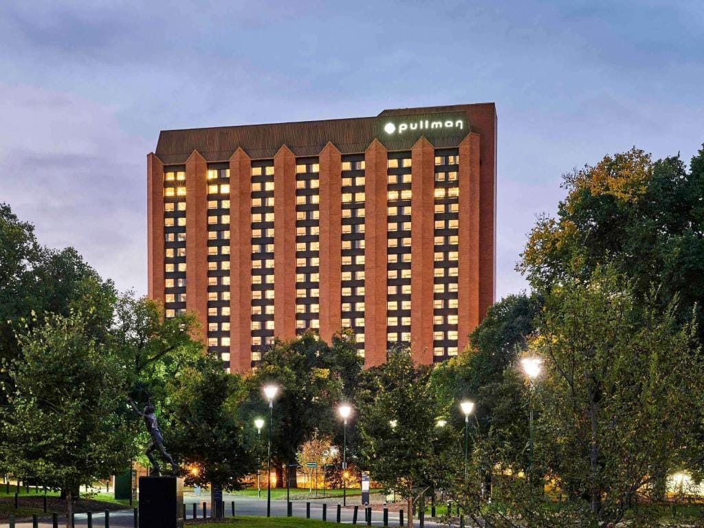 Pullman Melbourne On the Park — 1